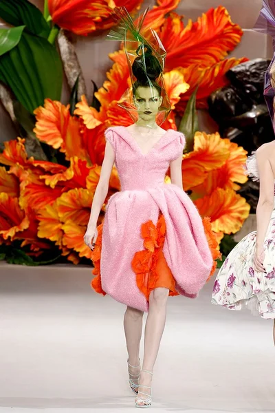 Look 14